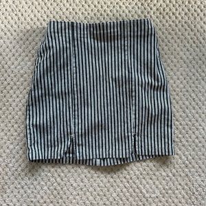 black and white pencil skirt